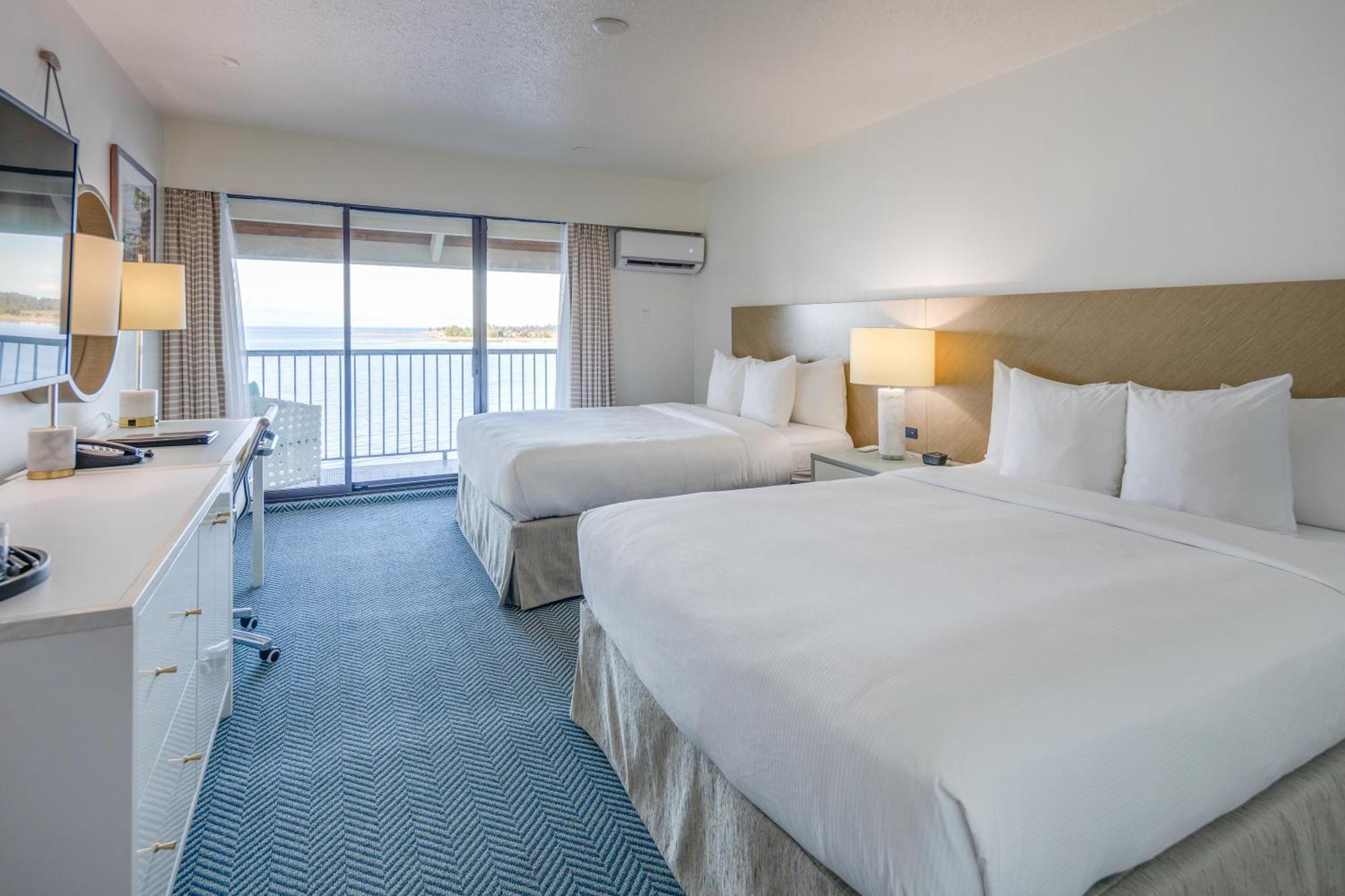 Bayside Oceanfront Resort Parksville Exterior photo