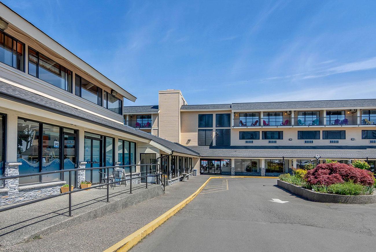 Bayside Oceanfront Resort Parksville Exterior photo