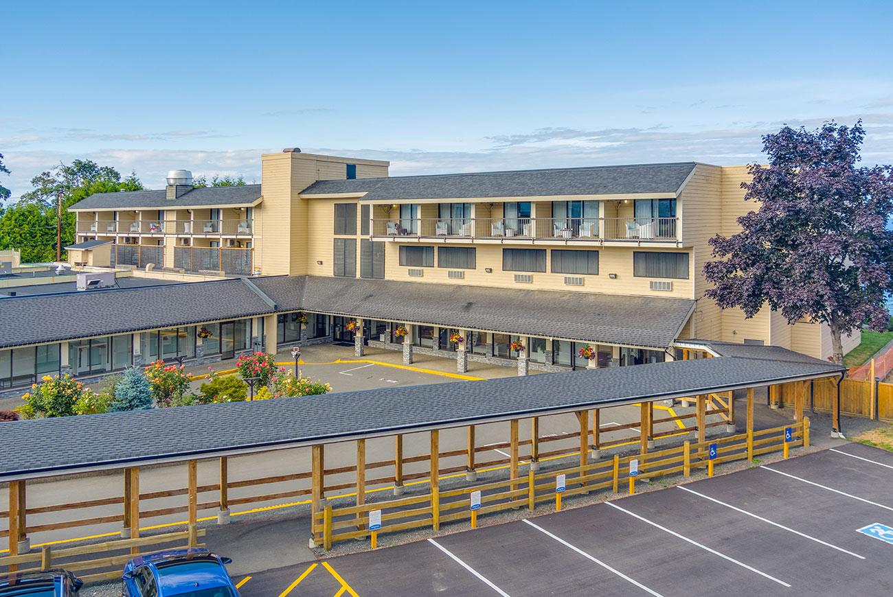 Bayside Oceanfront Resort Parksville Exterior photo