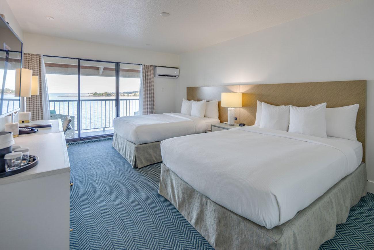 Bayside Oceanfront Resort Parksville Exterior photo