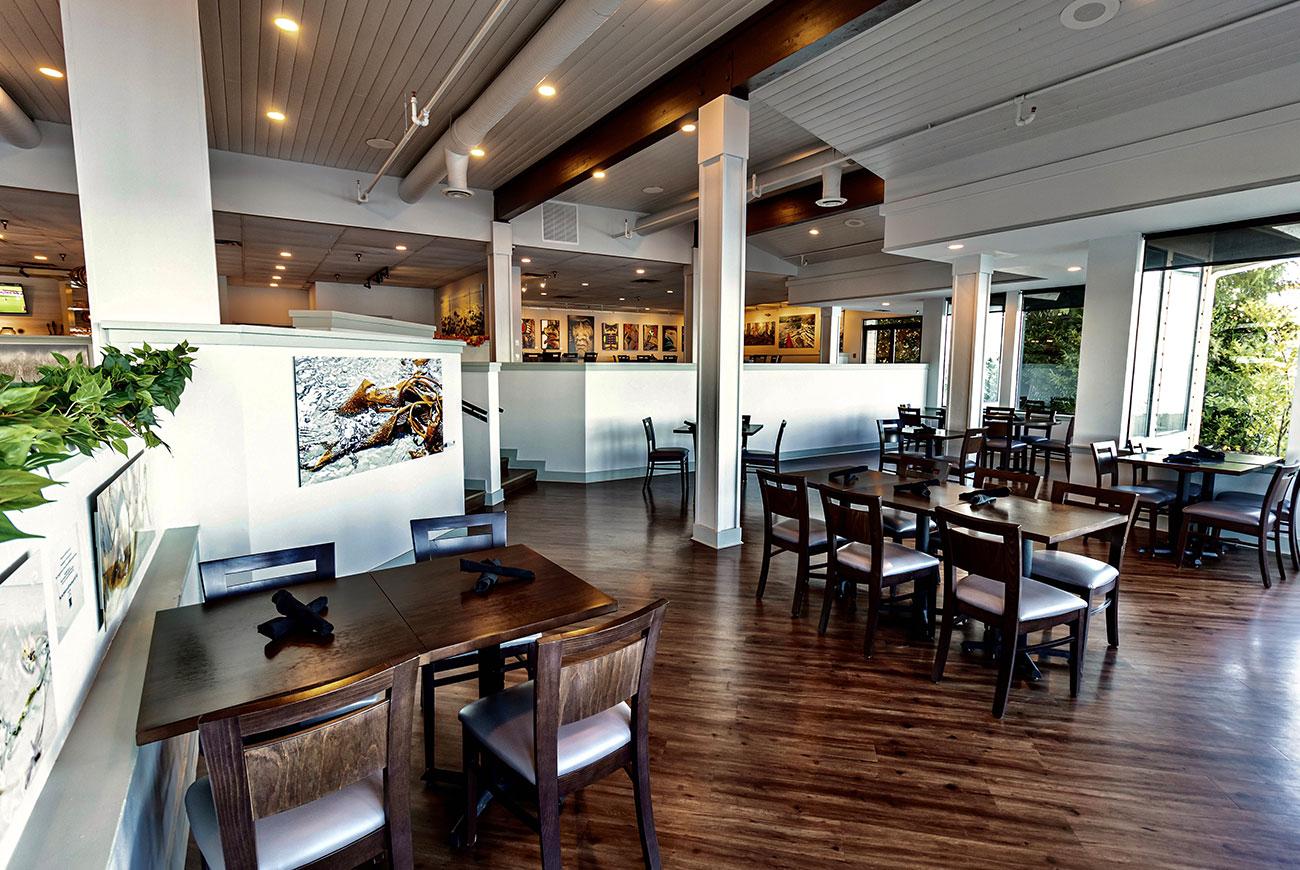 Bayside Oceanfront Resort Parksville Exterior photo